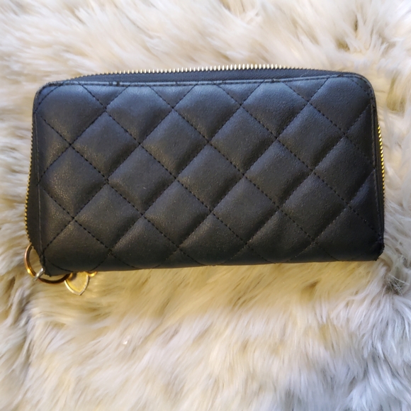 Betsey Johnson Black Quilted Wallet with Gold Heart Accents - Picture 6 of 10